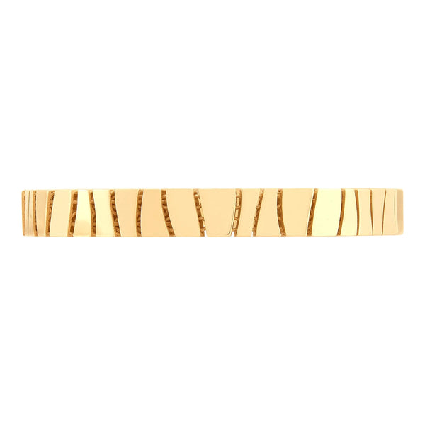 Gold bracelet of flat geometric links